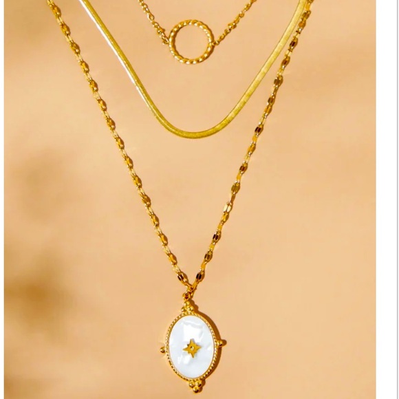 NWT Altar’d State Stainless Steel Layered Gold Pendant Necklace - Picture 2 of 3